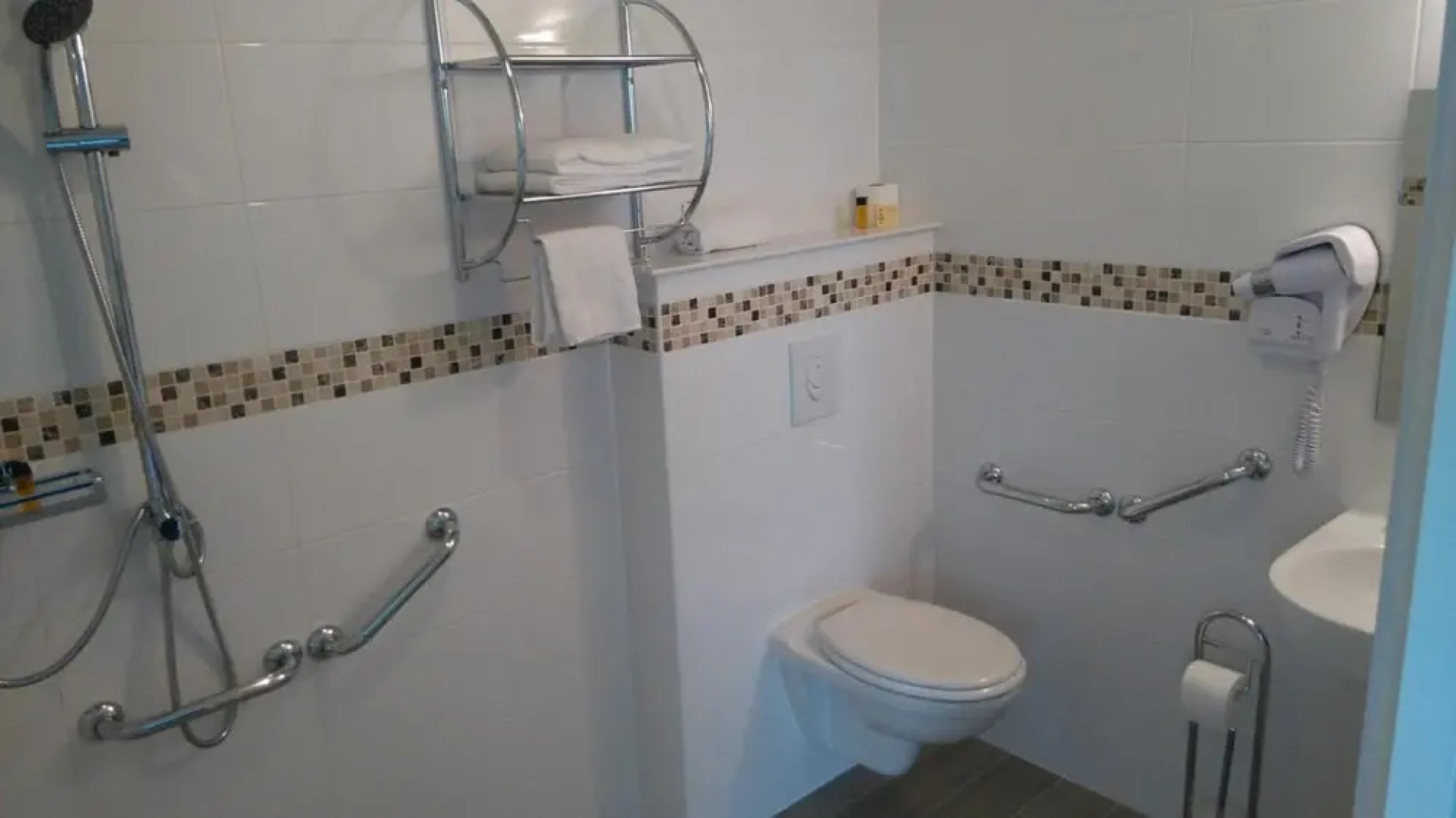 FASTHOTEL LE RALE DES GENETS - Un hôtel FH COLLECTION