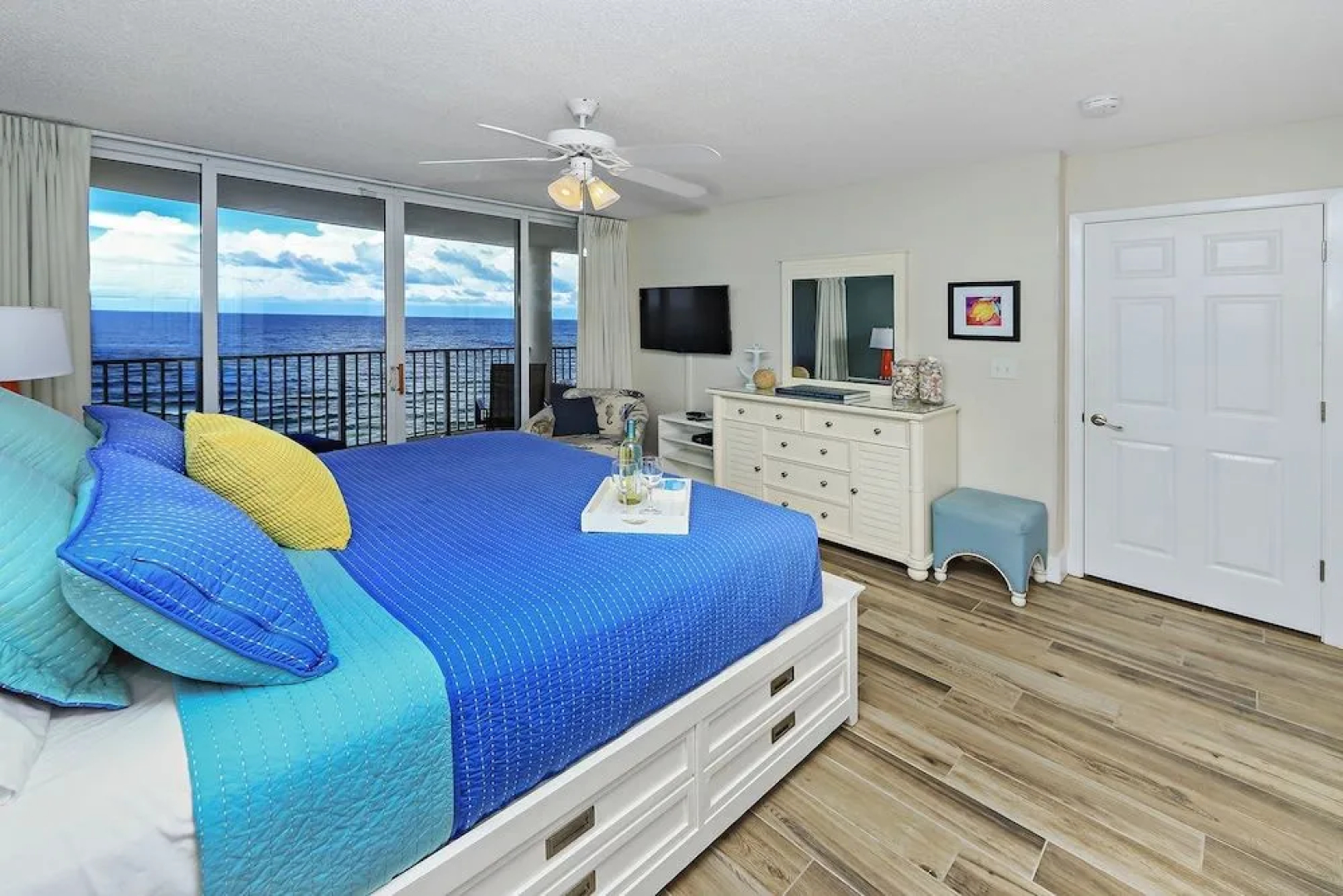 Long Beach 4 705 646546 by RedAwning