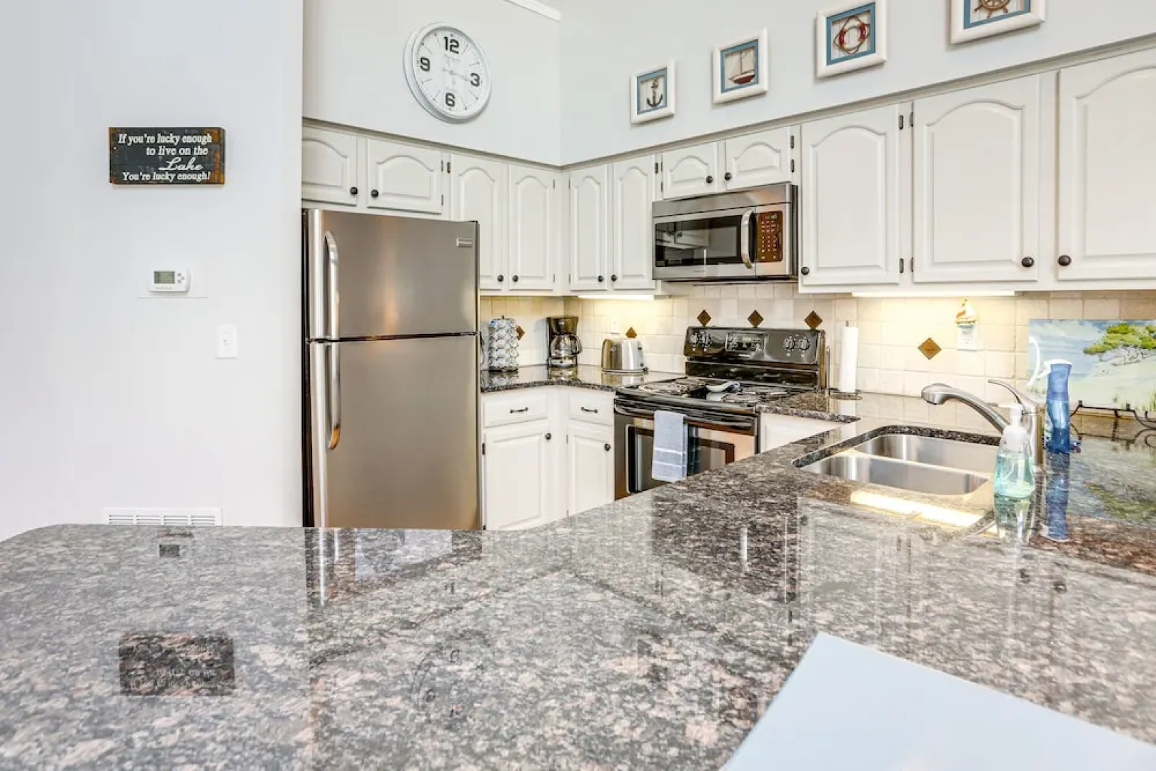 Family-friendly Port Clinton Home w/ Private Deck