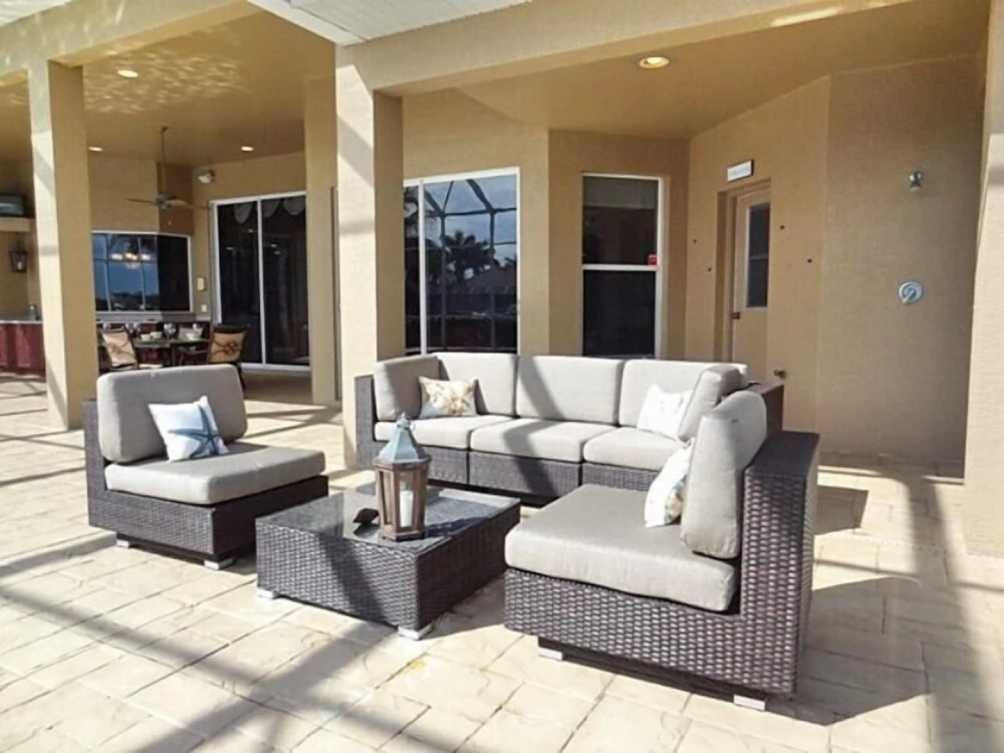 DOVE816 4 Bedroom Holiday Home by Marco Naples Vacation Homes