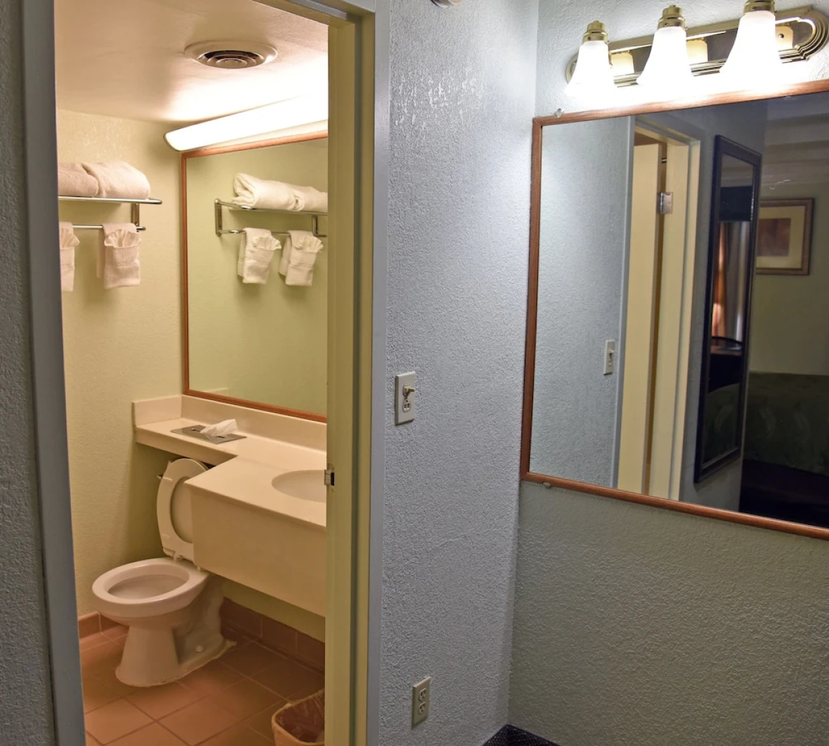 Quality Inn & Suites Metro
