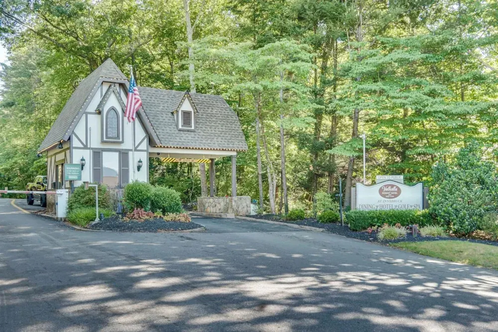 Hot Tub & EV Charger: Helen Getaway w/ Views!