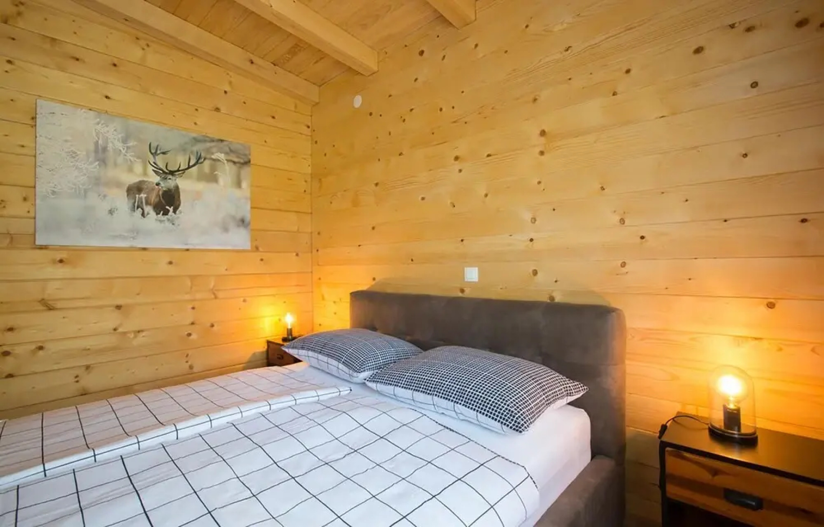 Amazing Home in Donje Taboriste With 2 Bedrooms and Wifi