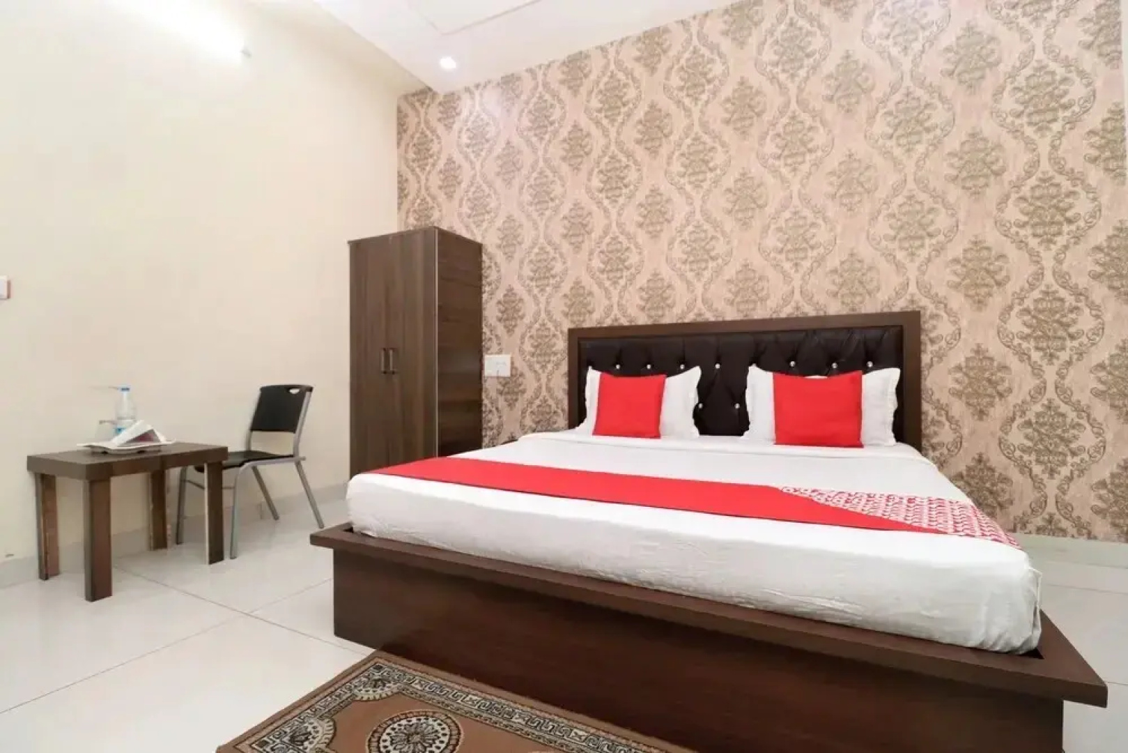 Samrat Regency By OYO Rooms
