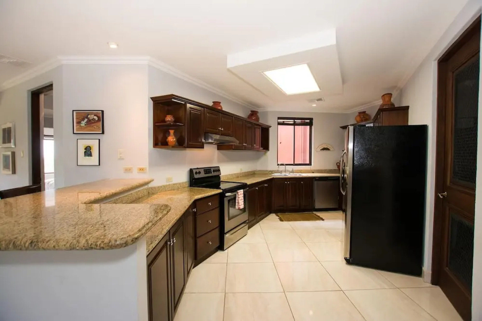 Recently Renovated Luxury Condo with Resort-Style Beach Club Access and Ocean Views