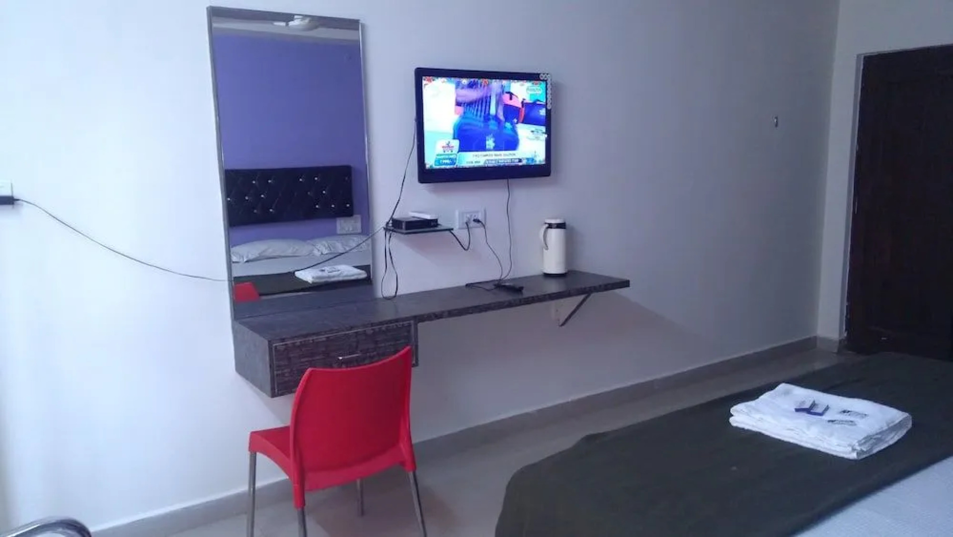 Iroomz Hotel New SS INN