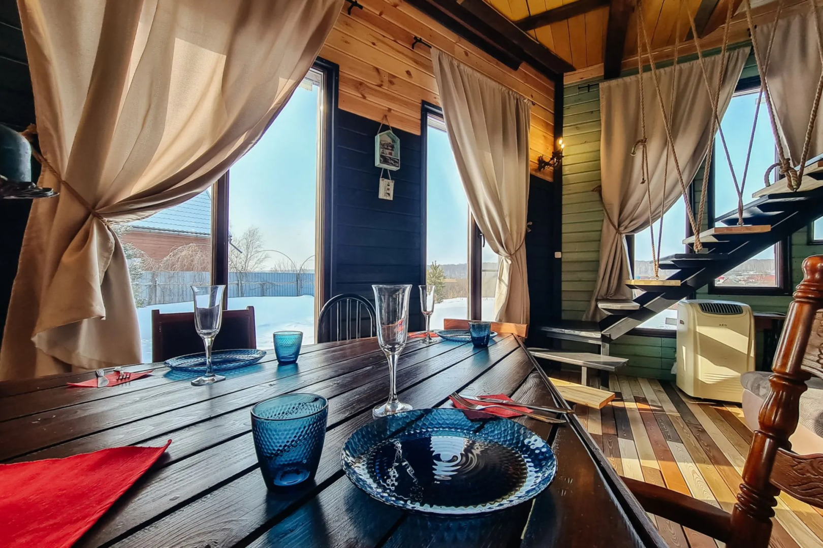 Yousinn (Дом с Кораблем)