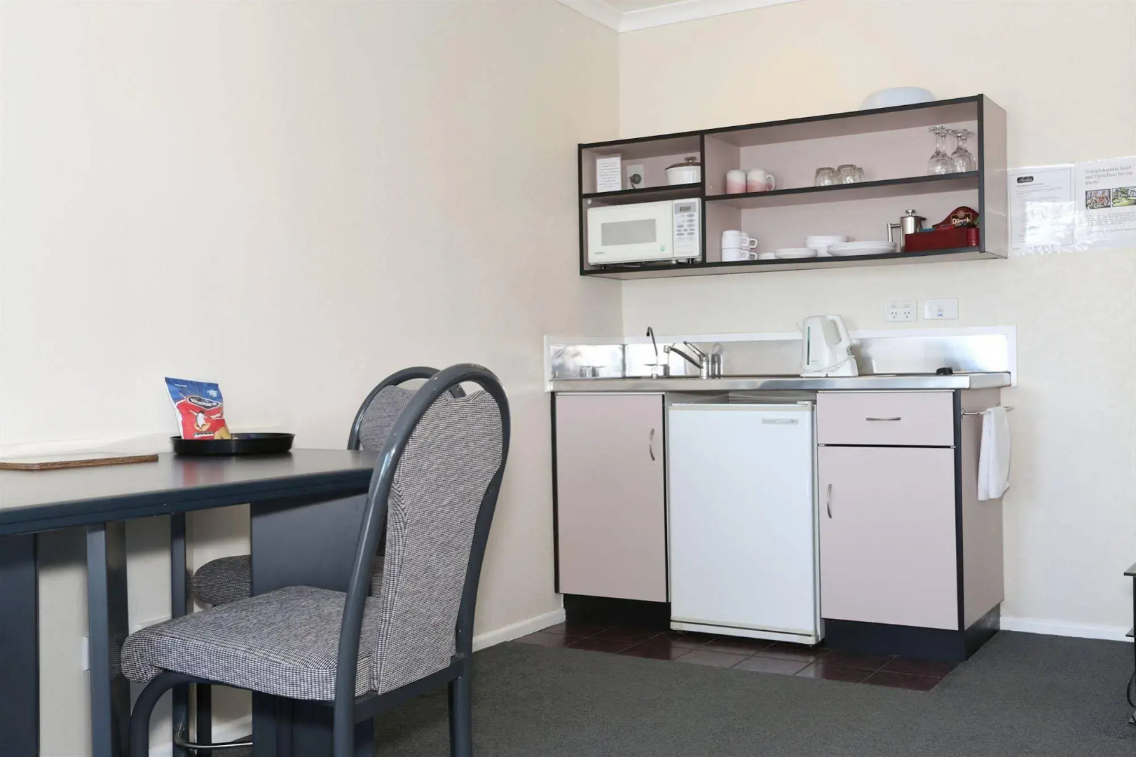 Shadzz Motel & Conference Centre