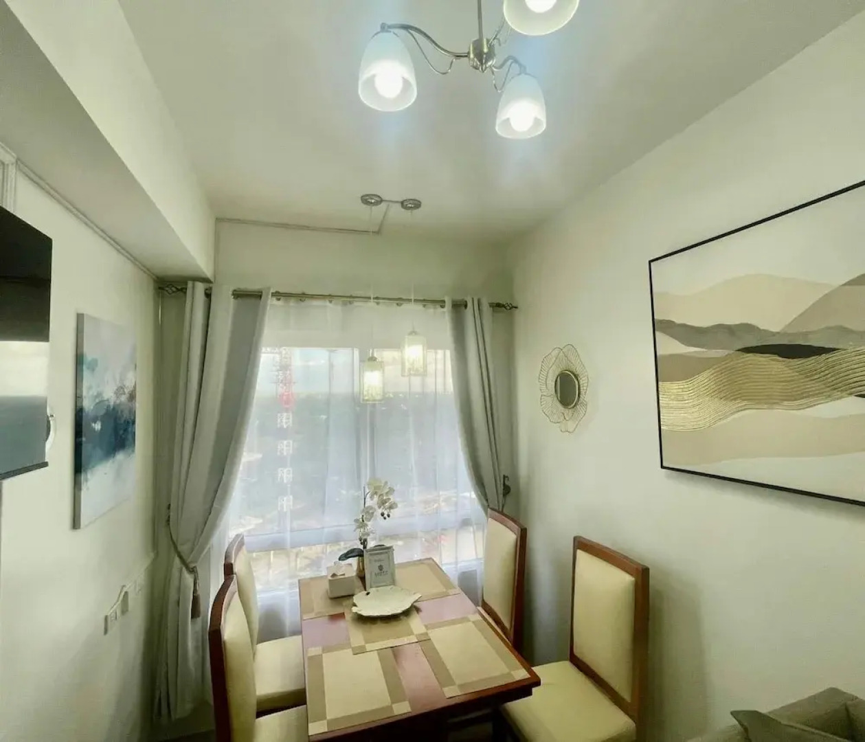 Mesavirre Bacolod | Elegantly Furnished 1BDM w/Balcony @ LOPEZ LUX.