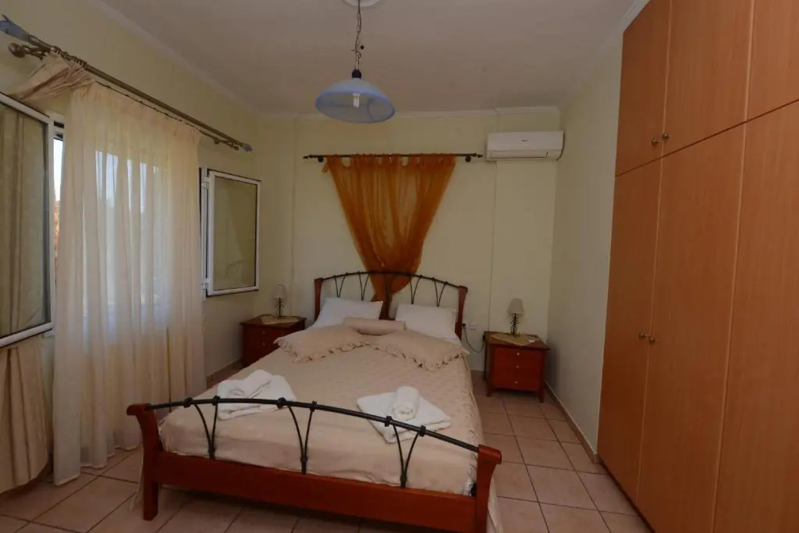 Roula's Studios & Apartment