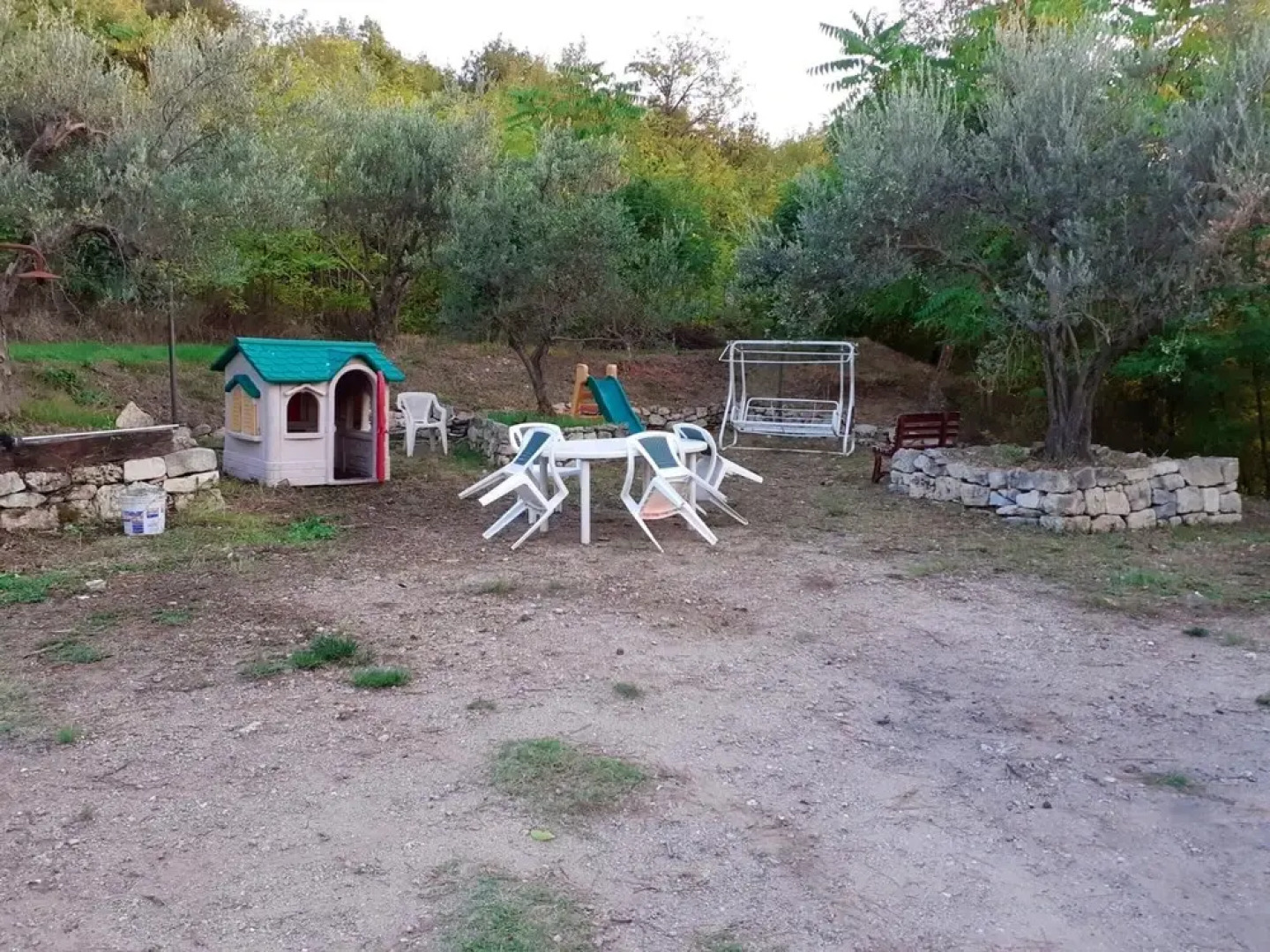 House With one Bedroom in Lettomonoppello, With Wonderful Mountain View and Enclosed Garden Near the Slopes