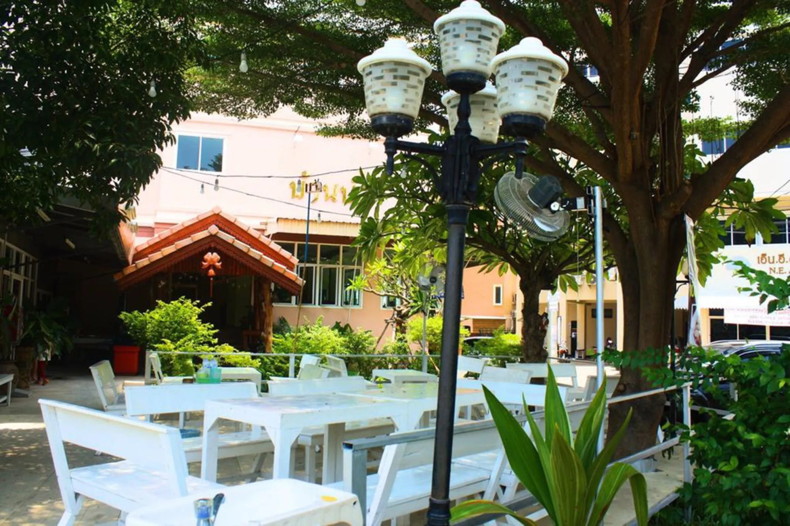 Ban Bua Resort & Hotel