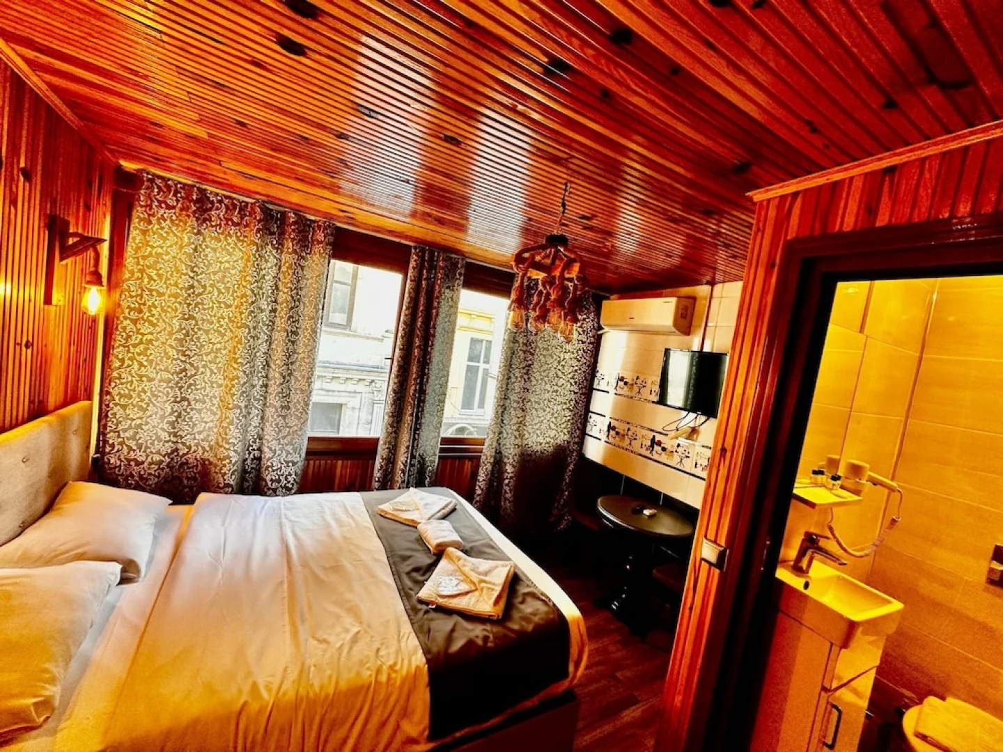 Taksim Palace İstanbul Hotel