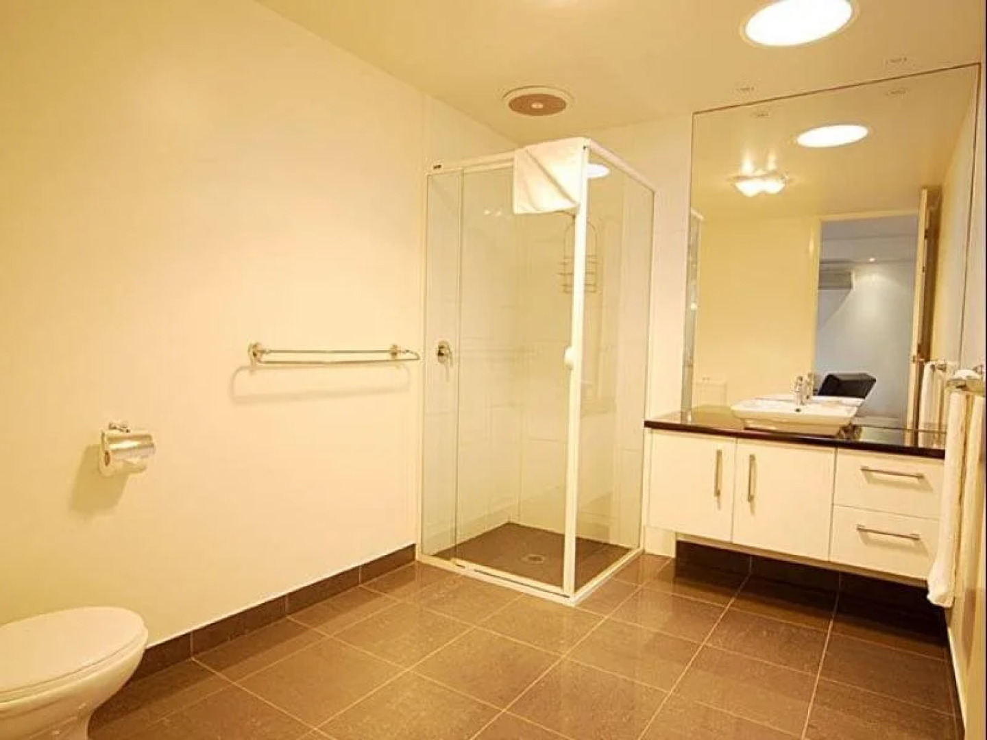 Courtyard Complex Serviced Apartments