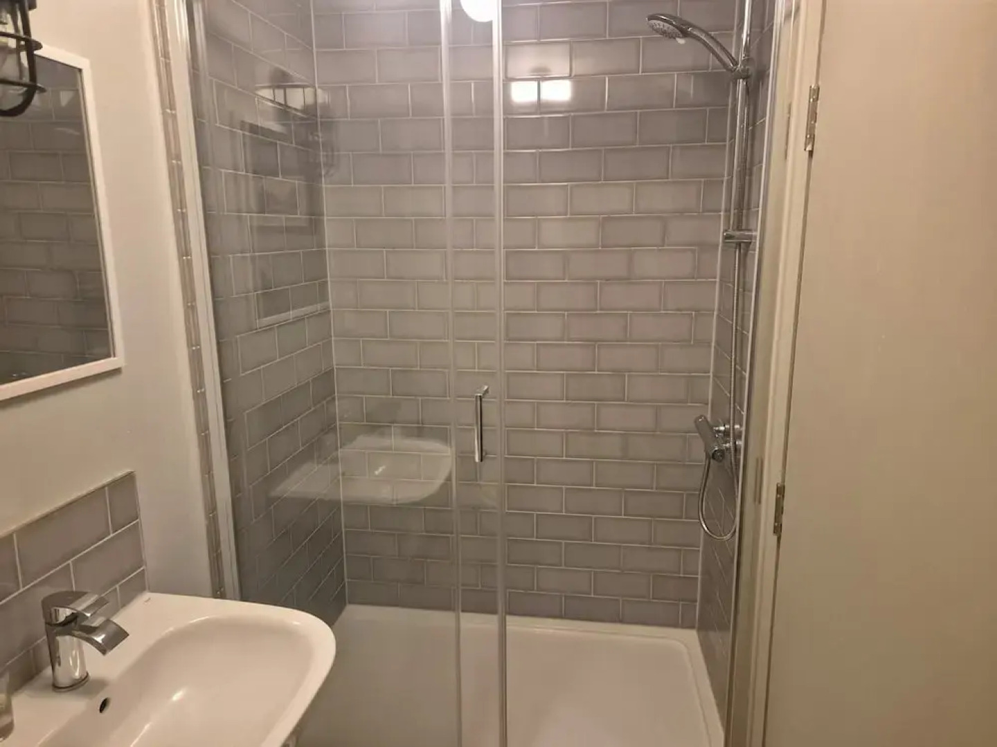 OYO The Victorian Tap B&B