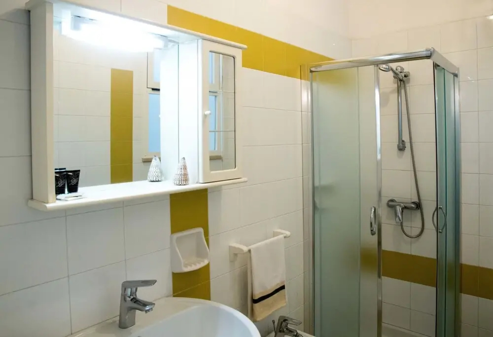 Luxurious Villa in Torre Suda with Jacuzzi