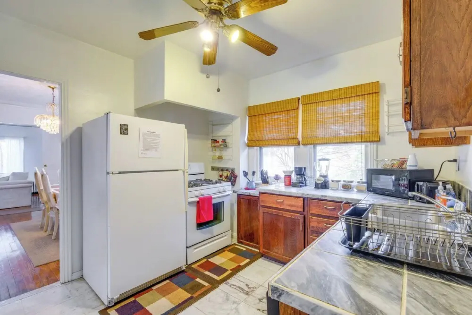 Trendy South Euclid Apt - 5 Mi to Cleveland Clinic