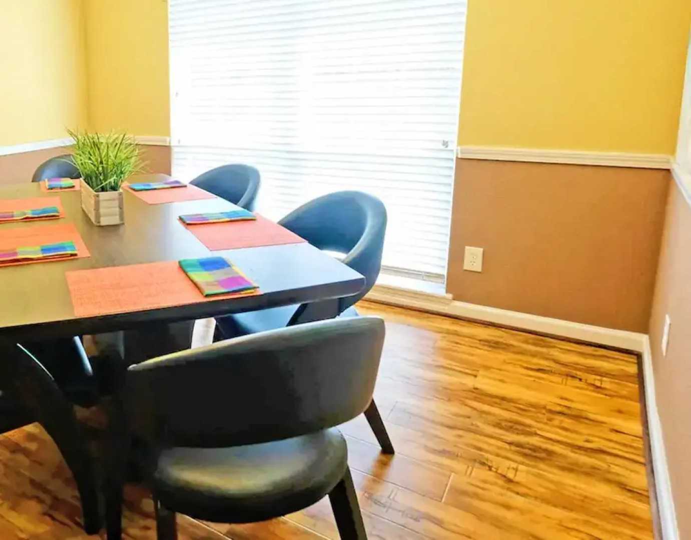 4Bdrms 2Bath 6Beds - Med-Center MM-Park