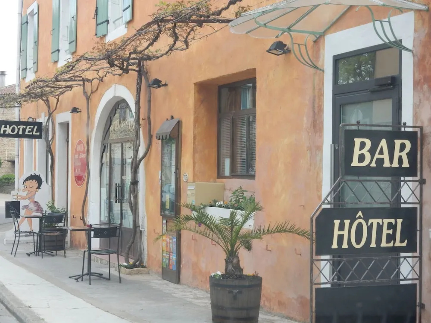 Tasteful Holiday Home With Annexe in a Beautiful Location With Private Pool