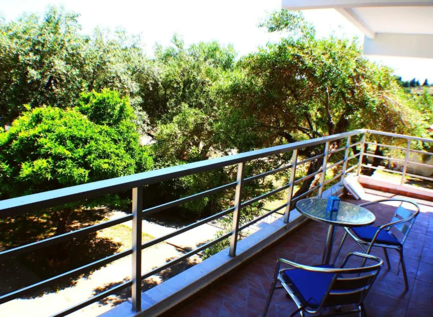 Salonikiou Beach Deluxe Apartments