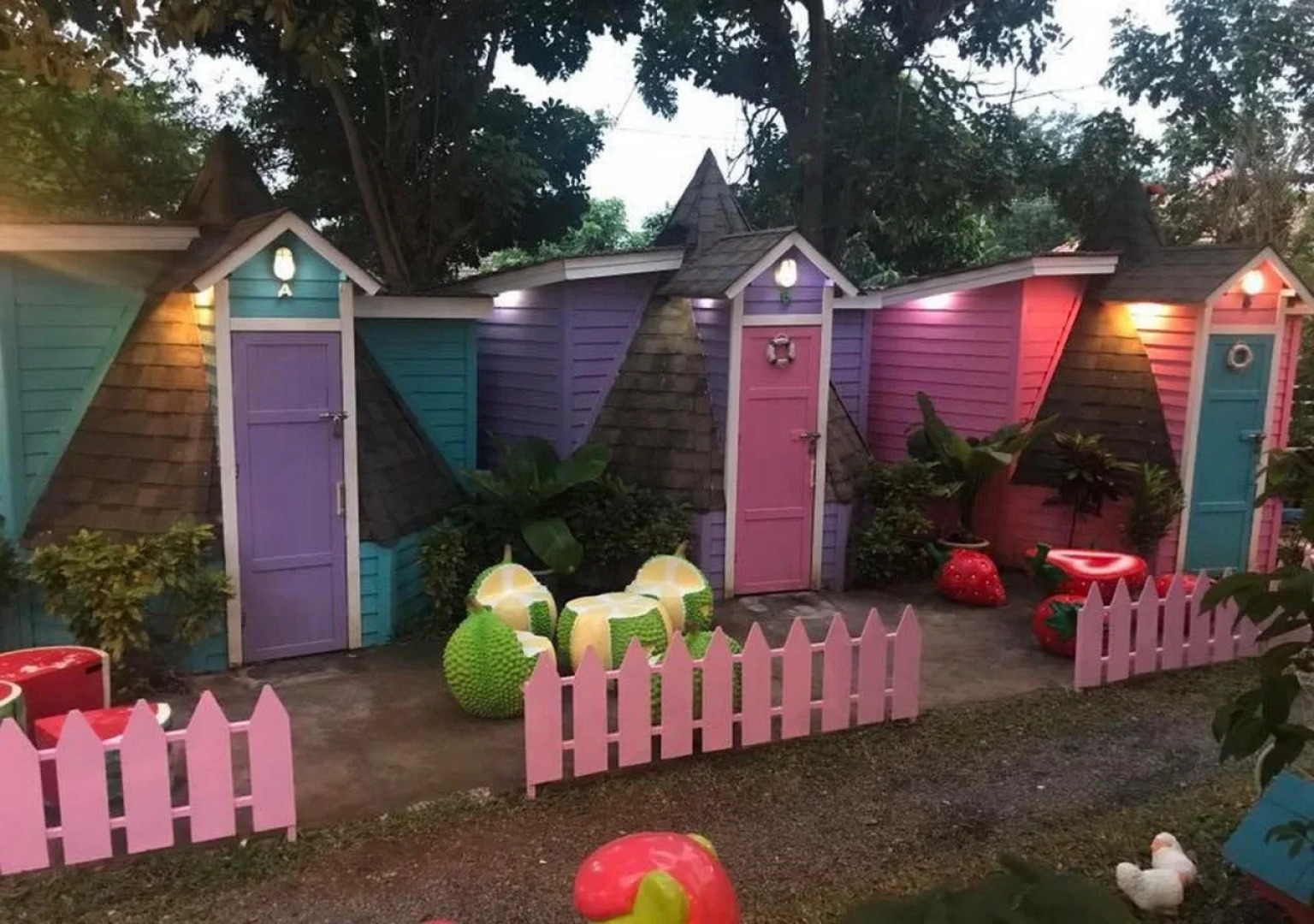 Kanghanrak Theme Houses