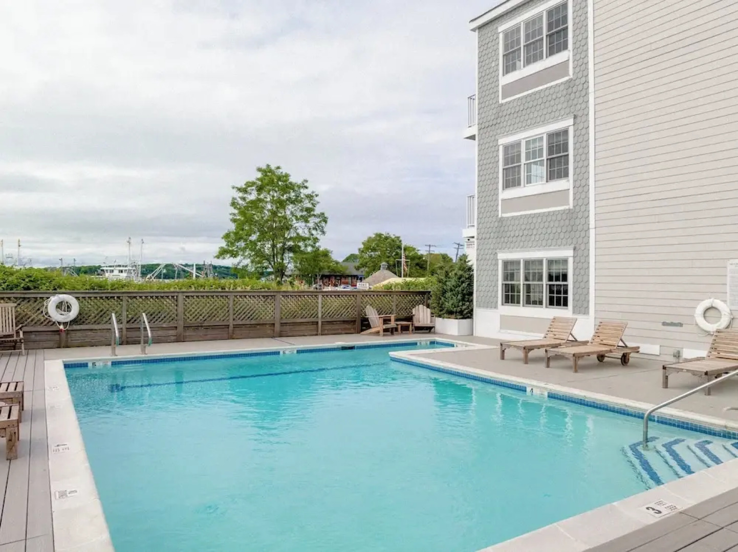 The Harbor Front Inn