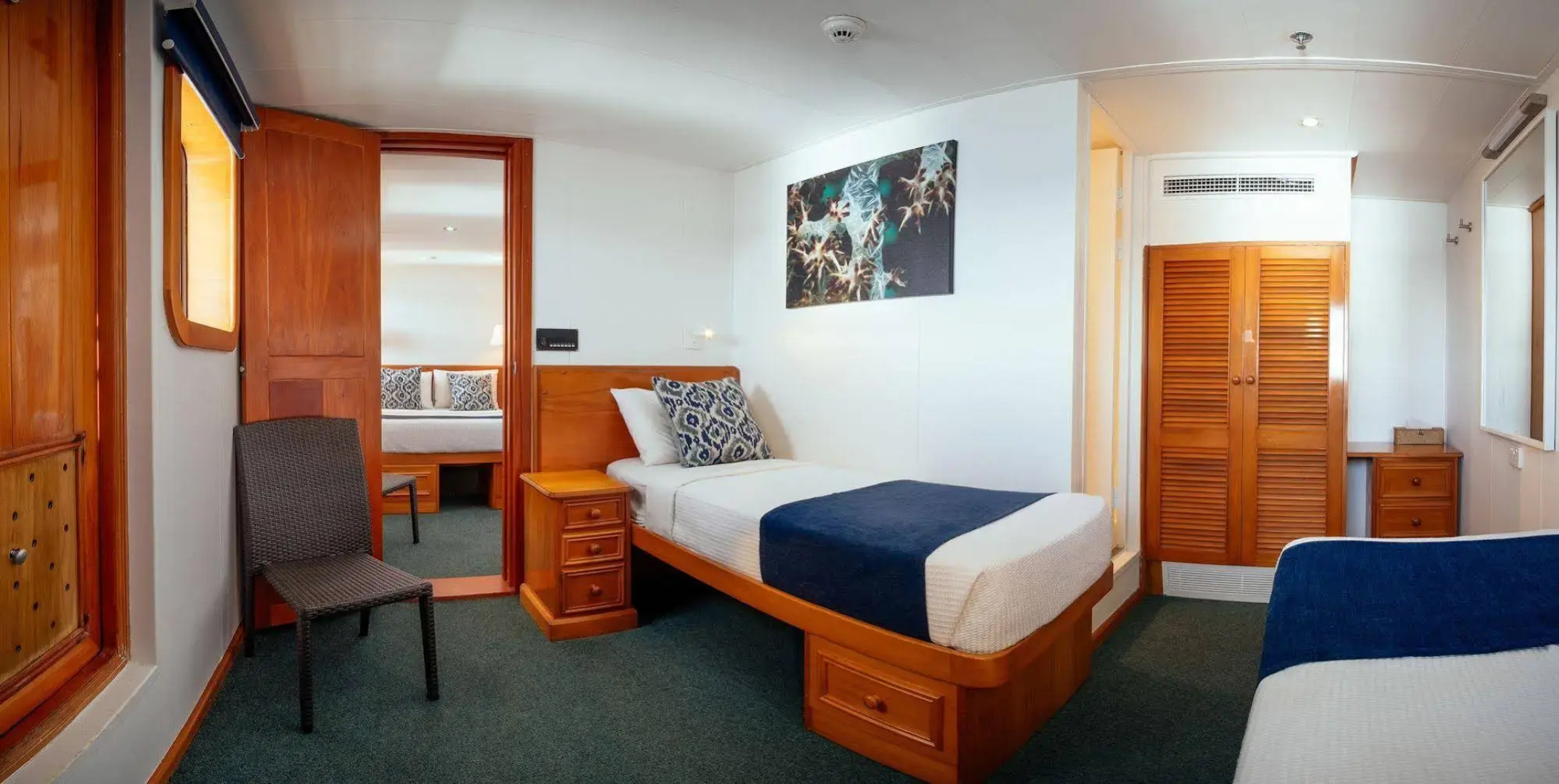 Captain Cook Cruises Fiji - Reef Endeavour