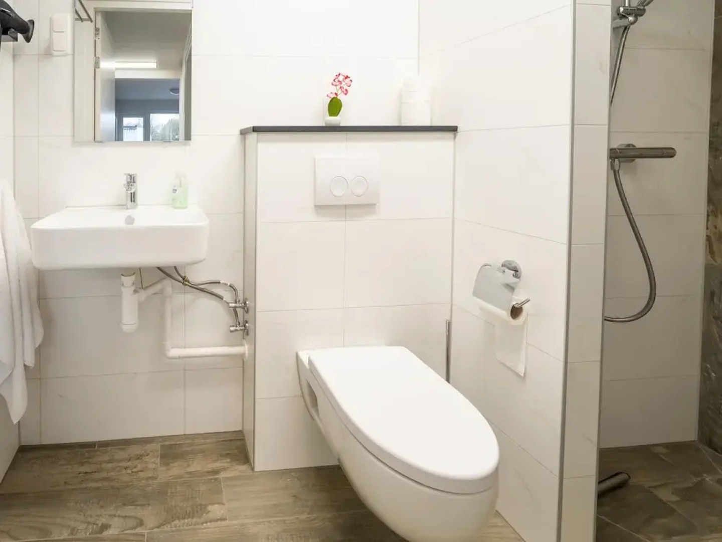 Serene Stay With All You Need