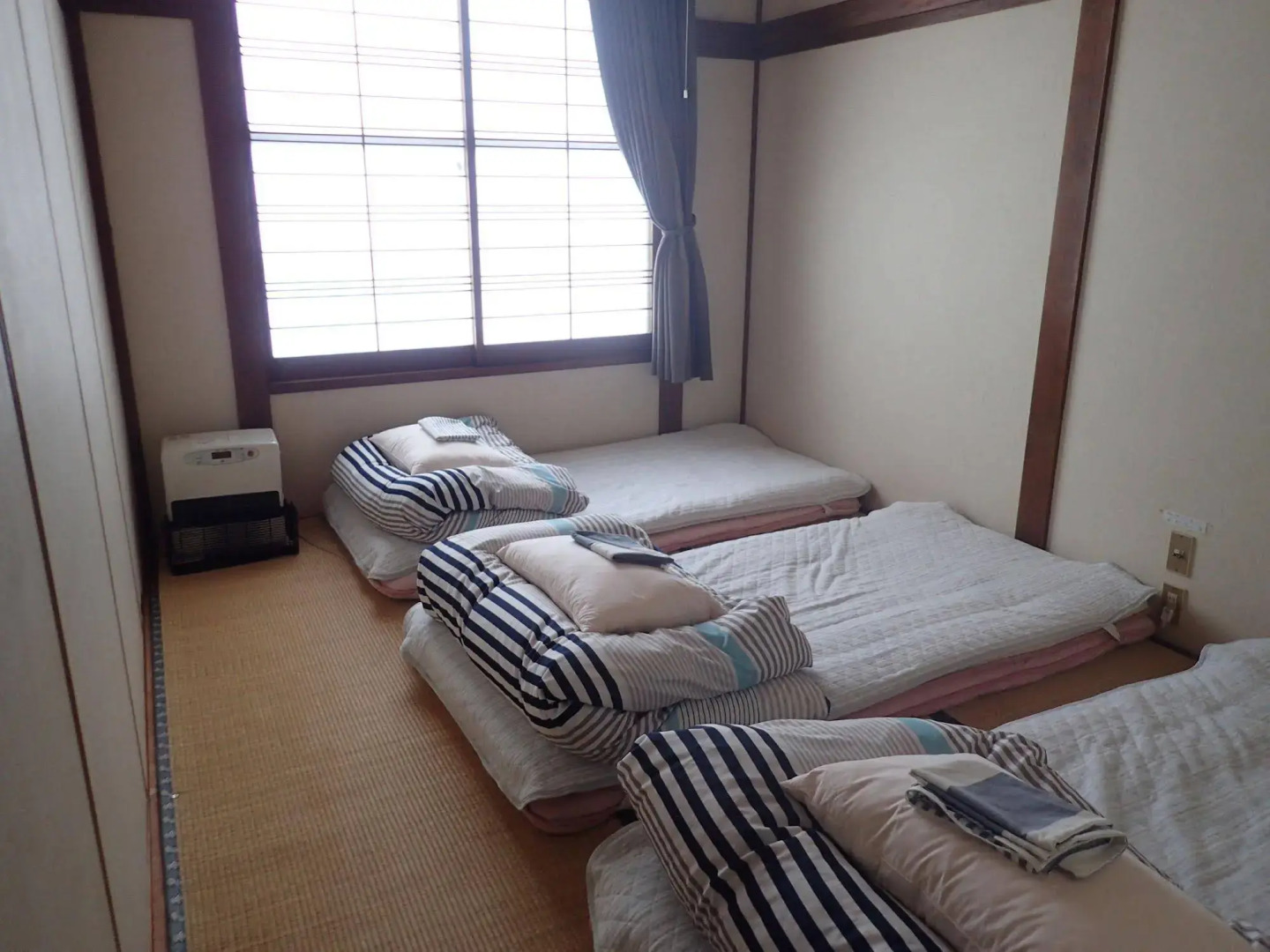 Guest House Shikotsu Kamui - Hostel