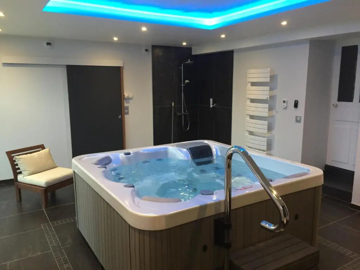 Gite 8 a 14 Personnes En Champagne Avec Jacuzzi