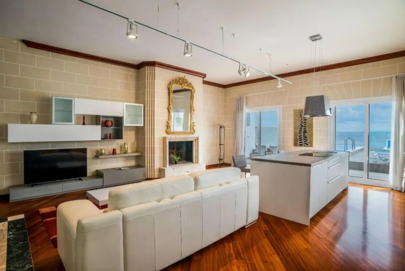 Sea Bank Villa Apartments