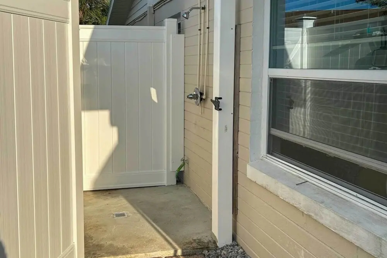 Bright Bungalow With Porch: Walk to Ormond Beach!