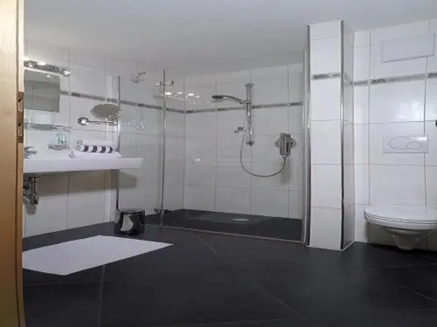 Bim schwarza Stürar & Haus Hedwig