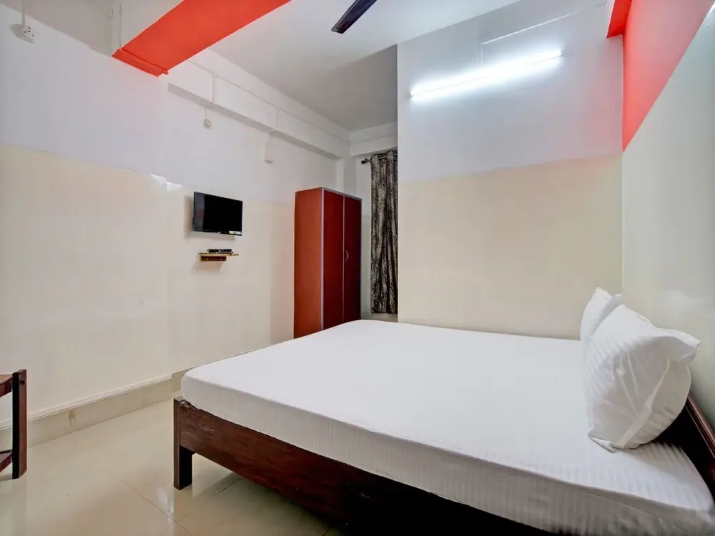 SPOT ON 45004 Hotel Royal Orchid