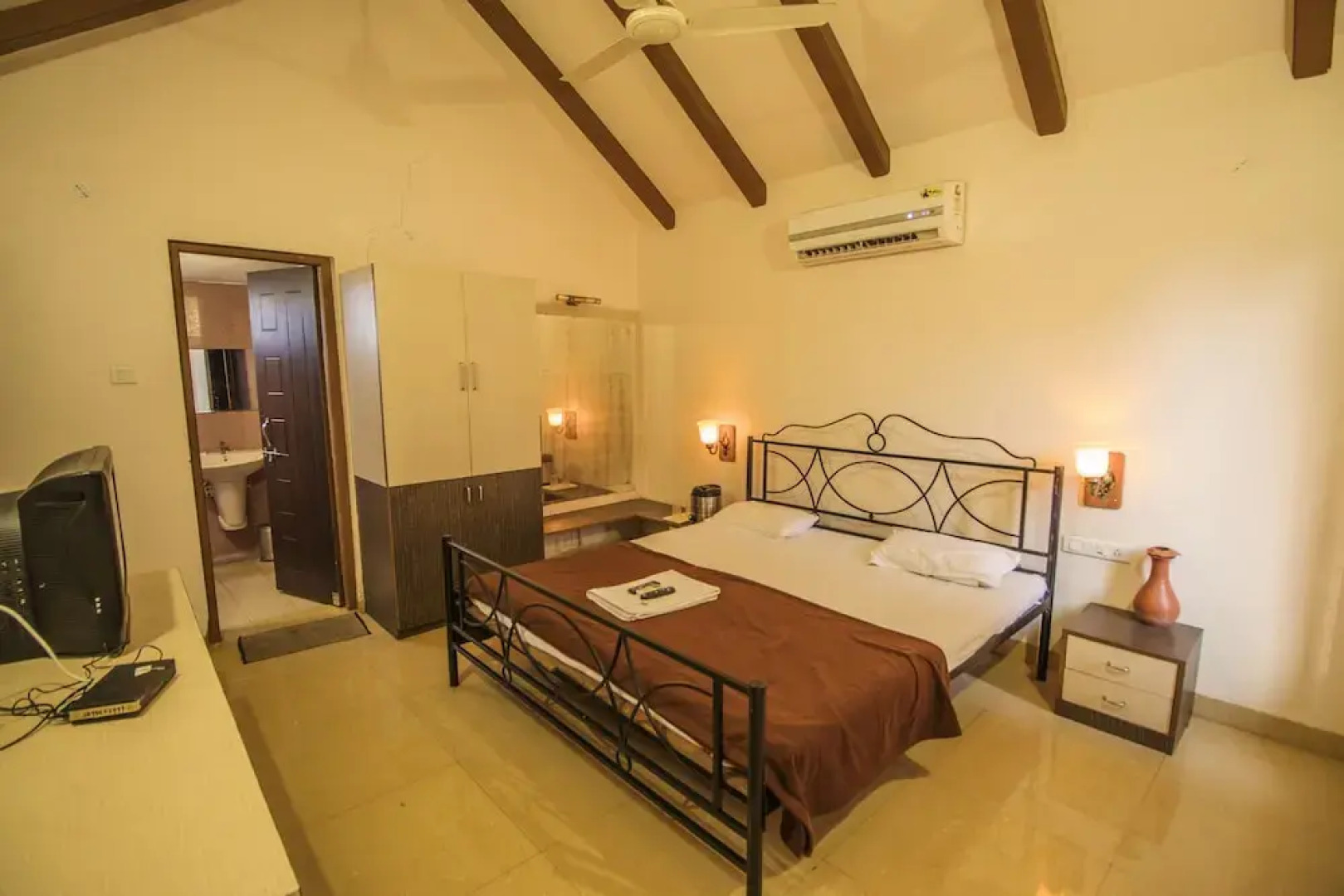 Mougli's Paradise Resort