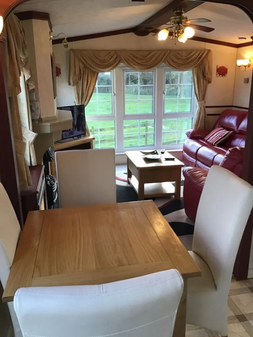 Beautiful 2-bed Chalet in Llanfairpwllgwyngyll