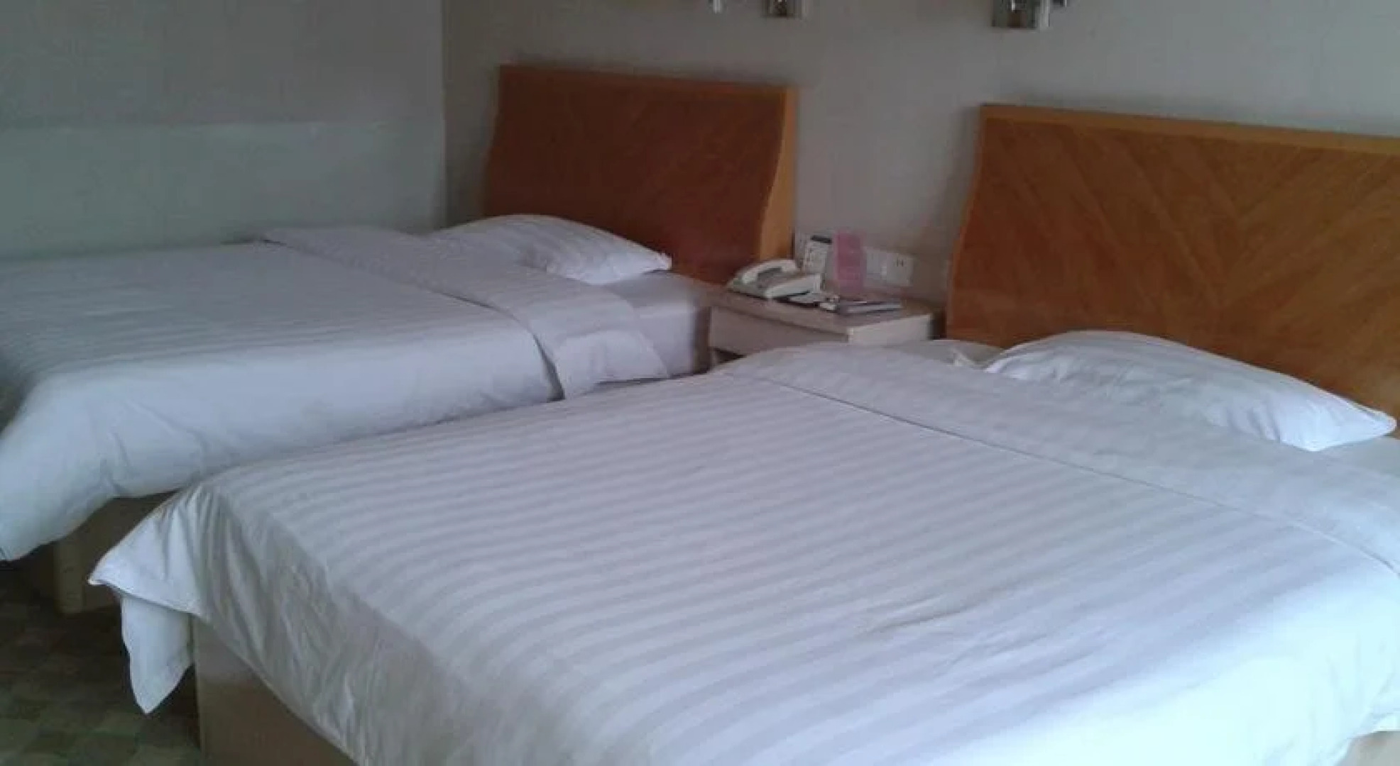 Super 8 Longyan Fa Zhan Plaza