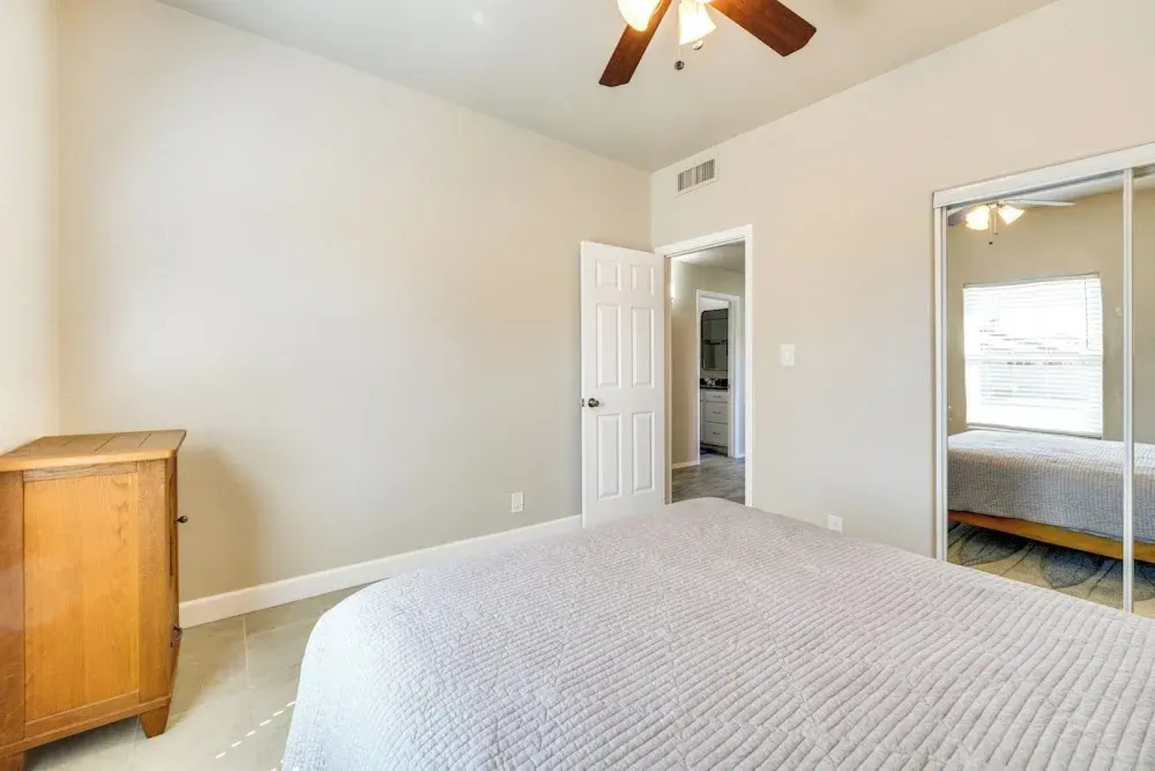 Pool, Putting Green & Games: Chandler Home!