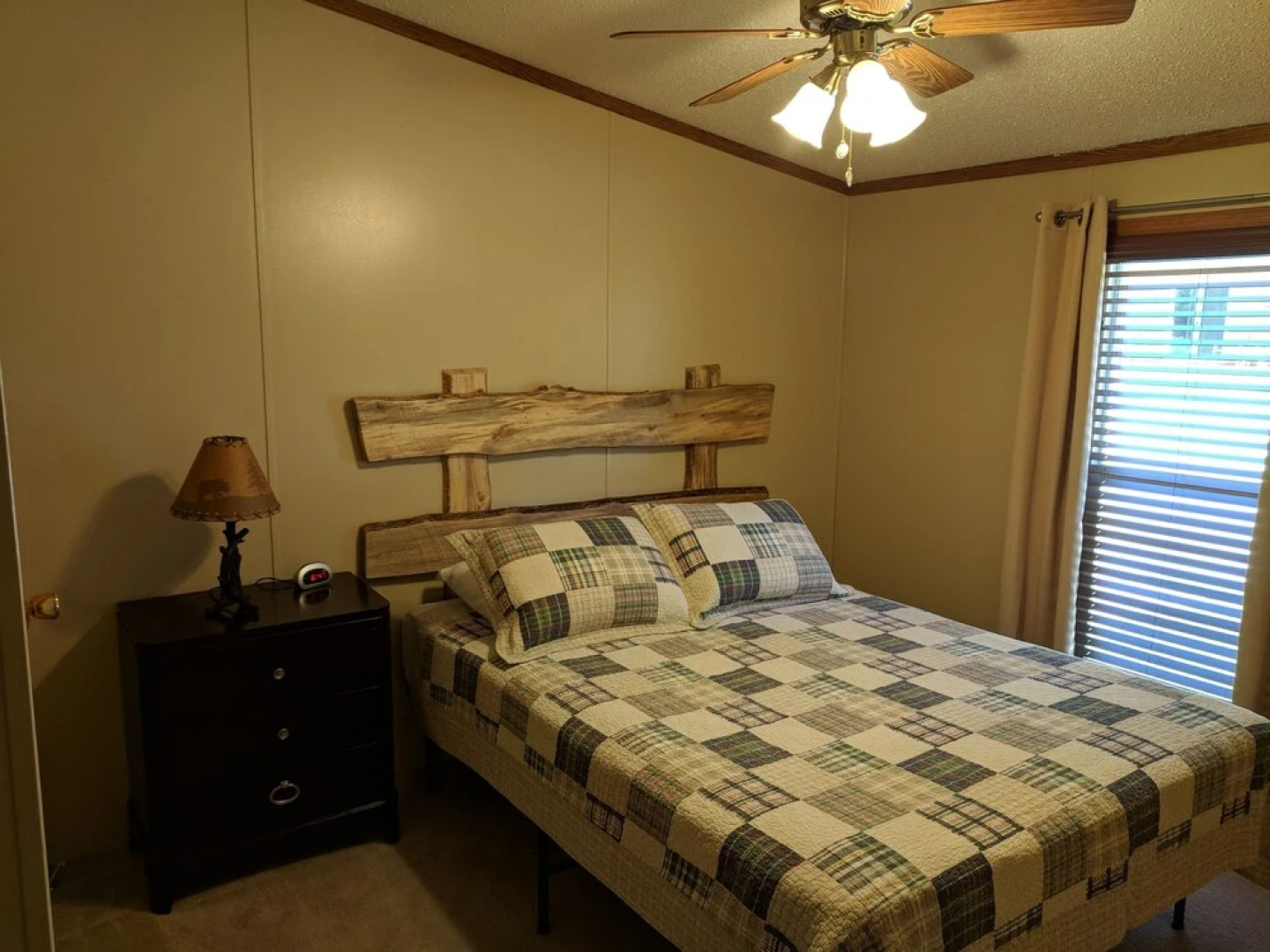 Trails End Cabins & Motel