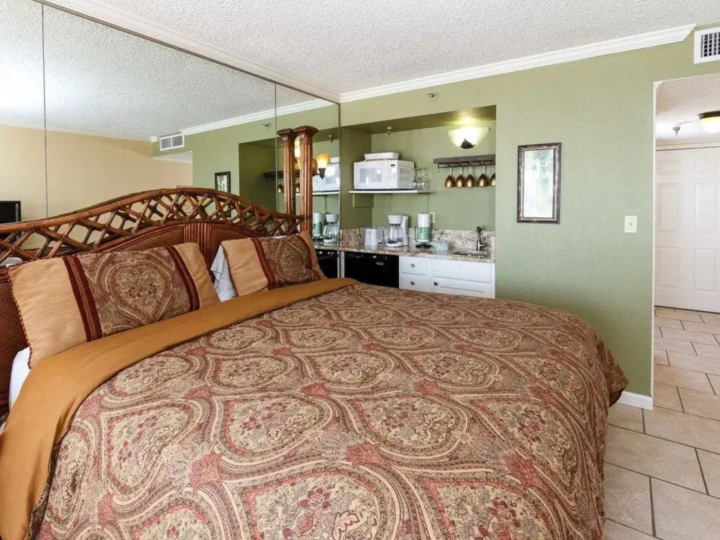 Islander 304 by RedAwning