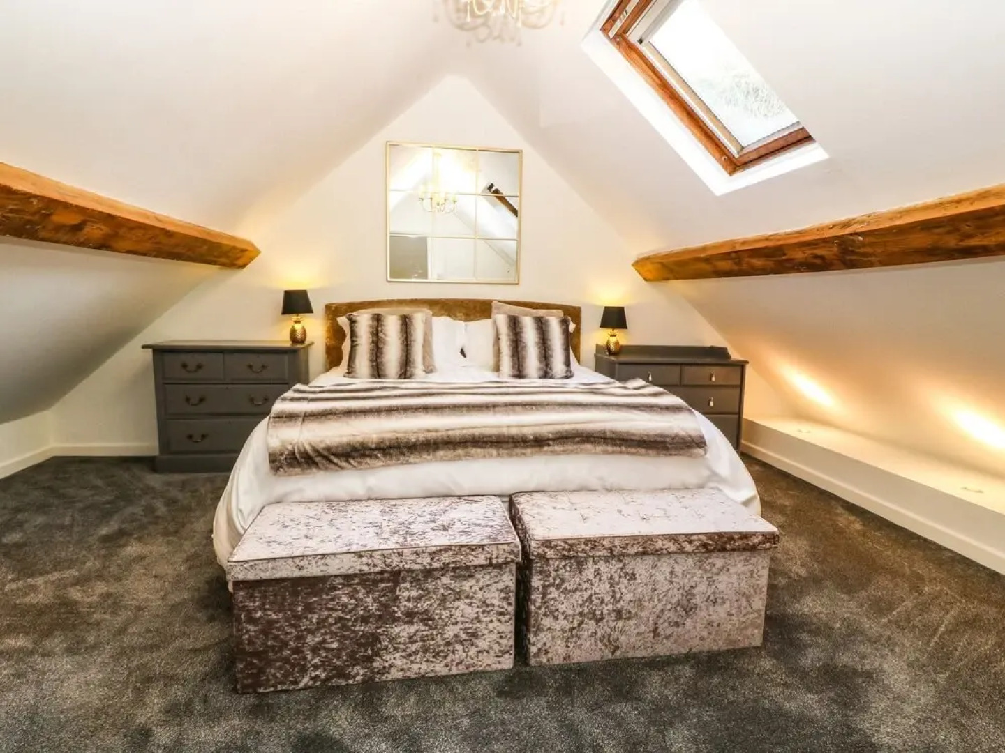 Yr Hen Ysgol, The Old School