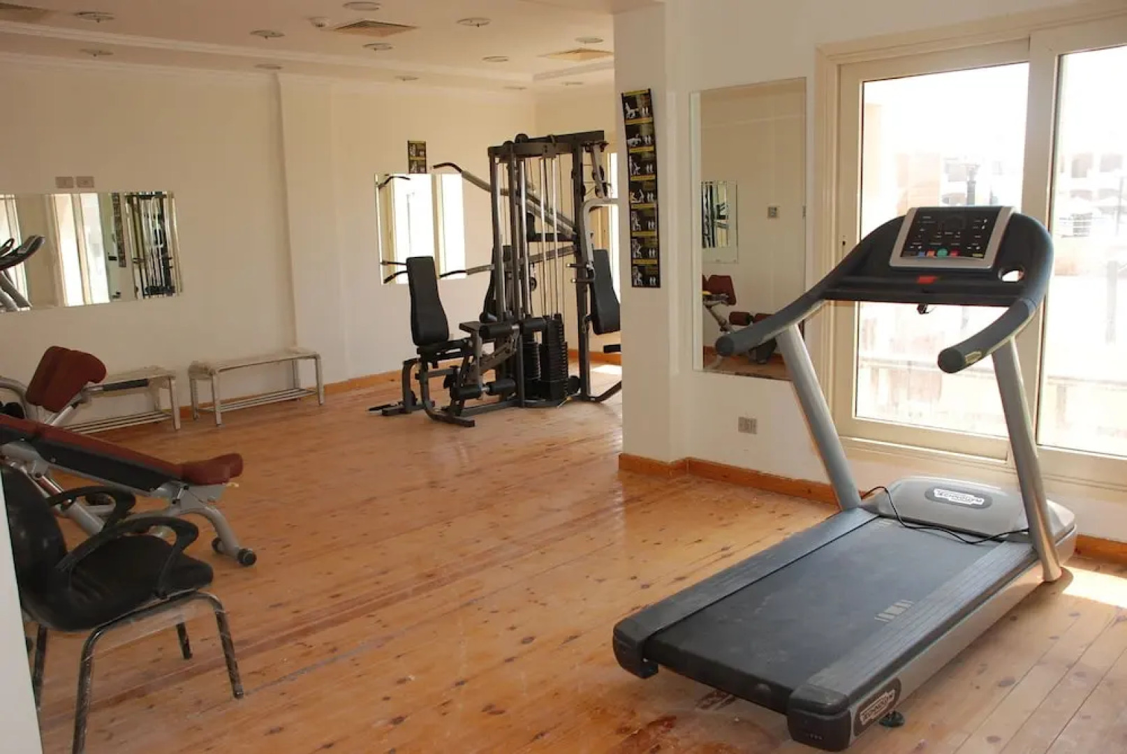 Palm Beach Host Mark