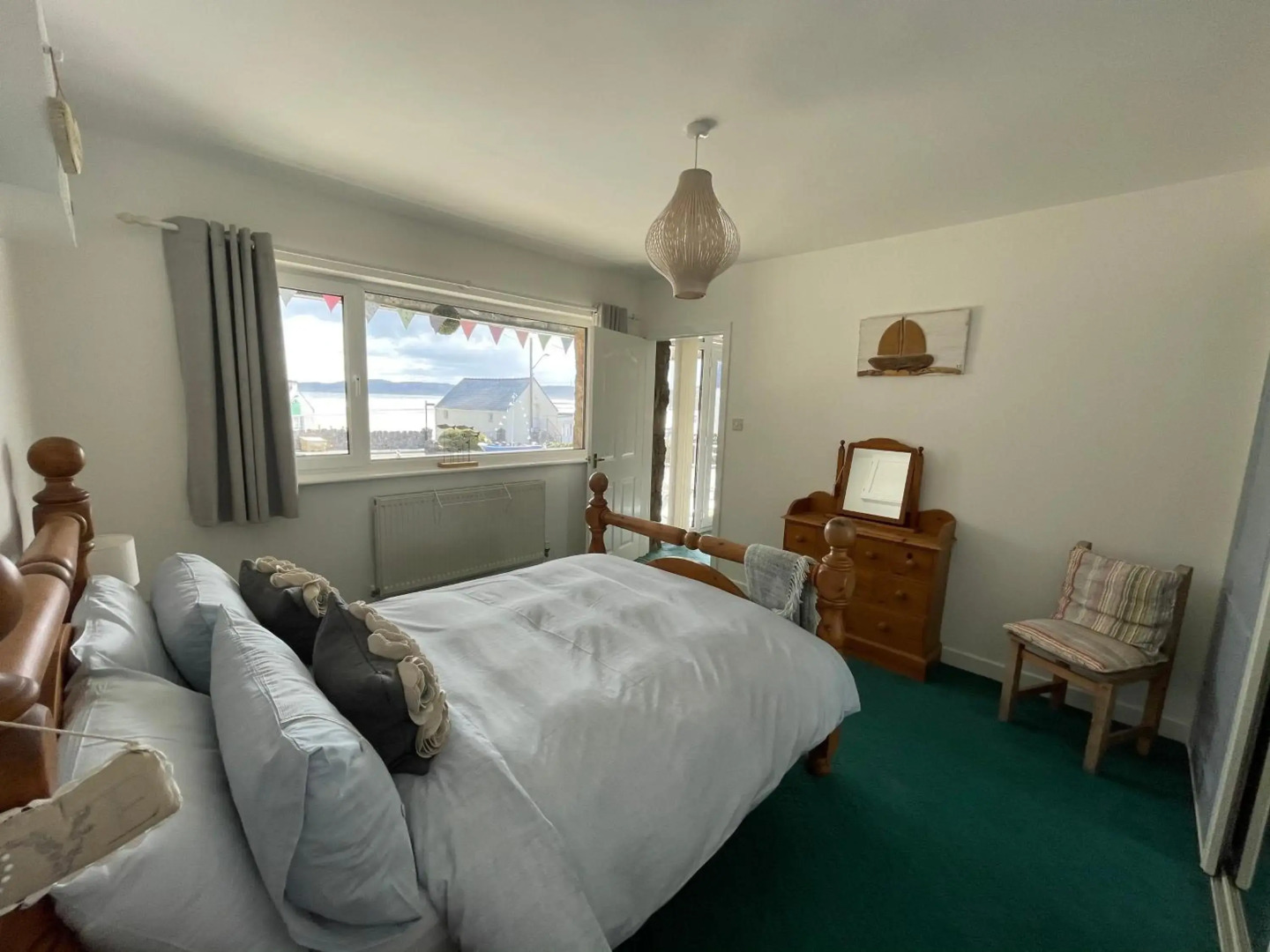 Barracuda, Beachside Apartment