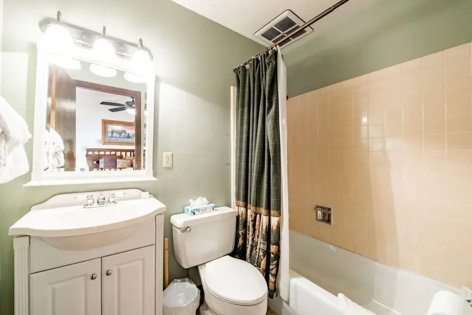 Three Kings Condo Near the Lifts by RedAwning