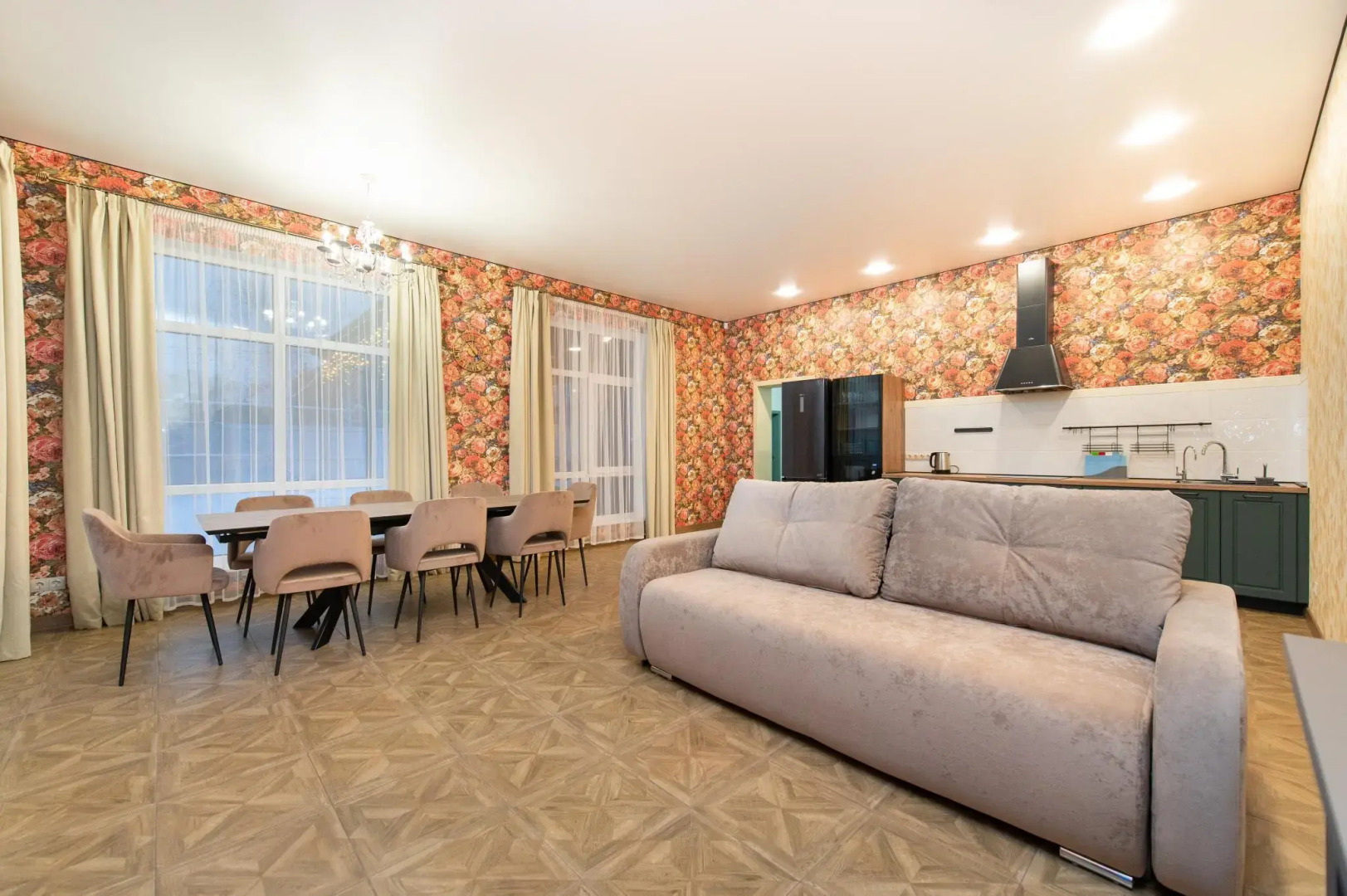 Дом с видом на горы и лес, рядом с озером Банное и горнолыжным центром