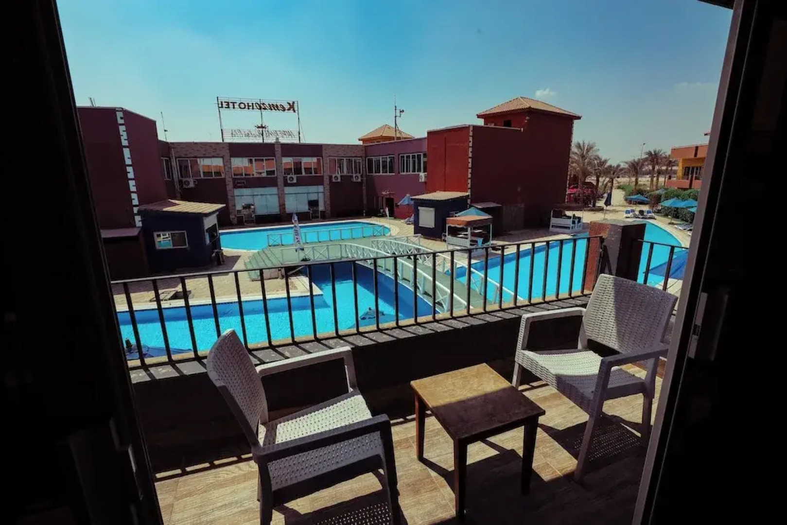 Byoot Bay Hotel & Resort