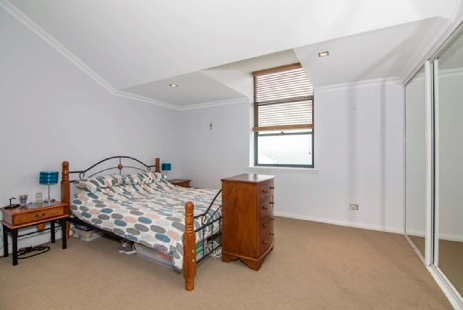 Spacious Apartment with Sea Views