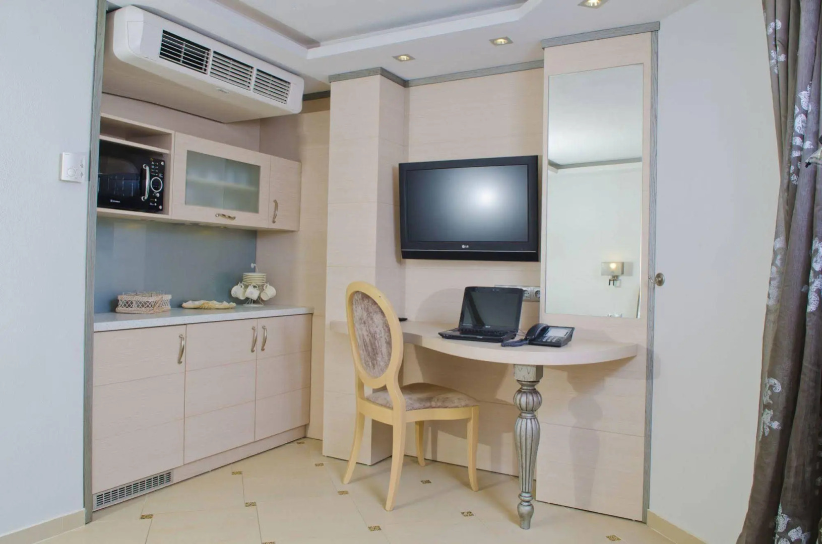 Elinotel Apolamare Hotel