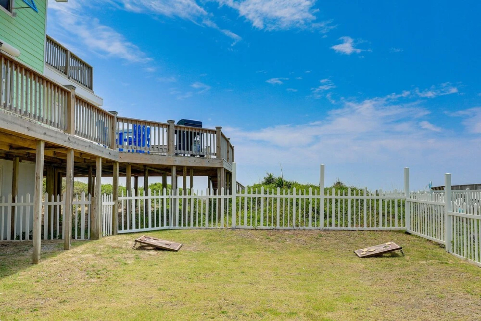 Emerald Isle Retreat - Steps Away From Beach!