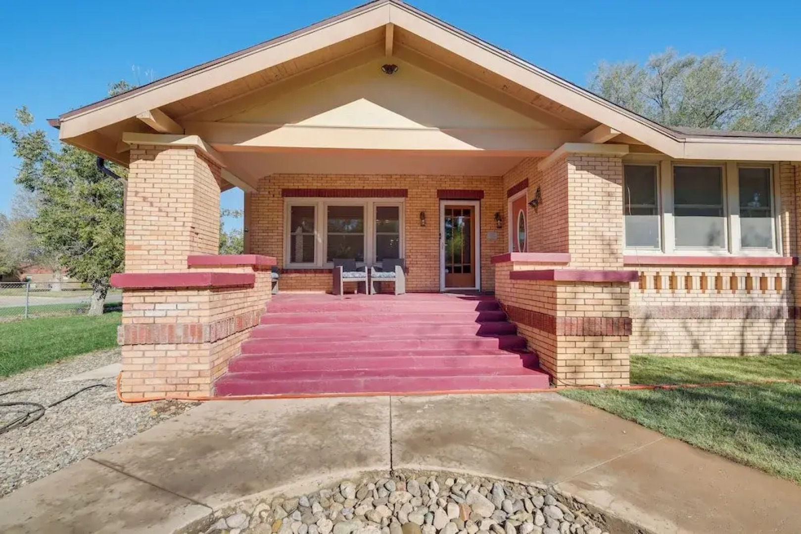 Walk to Main Street: Charming Roswell Home!